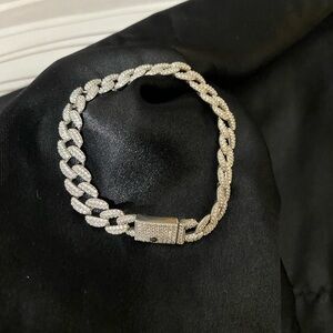 Silver bracelet…brazalete de plata diamantado